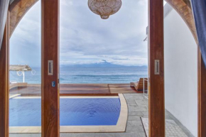 Moontana Beachfront Villa